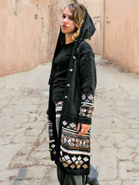 Manteau-en-alpaga-Susanna-et-garde-robe-capsule