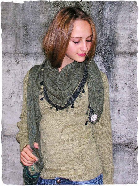 Outfit-ufficio-donna-sciarpa-triangolare