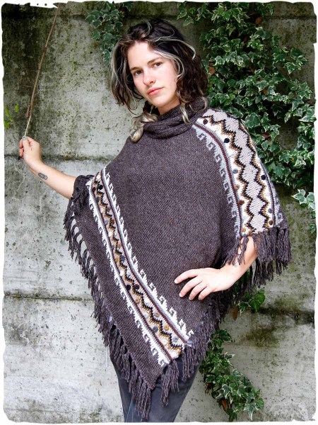 poncho-donna-ricamato
