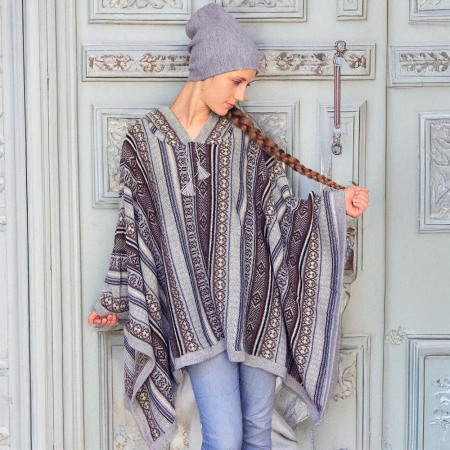 Slow-fashion-eleganza-del-poncho-peruviano