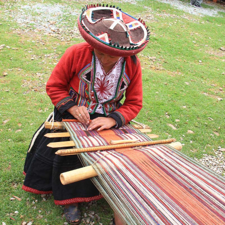 Lavorazione-a-telaio-in-Peru