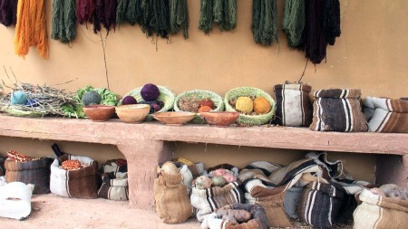 colori-e-materiali-naturali-per-abbigliamento
