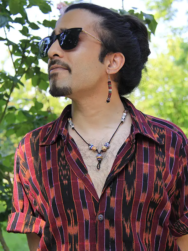 camicie boho chic Giovane con look stile boho