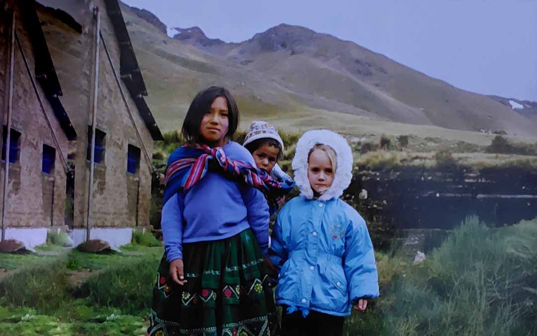 Moda etica nata da un meraviglioso viaggio La moda etica nasce dall’incontro, dal rispetto e dalla vita vera