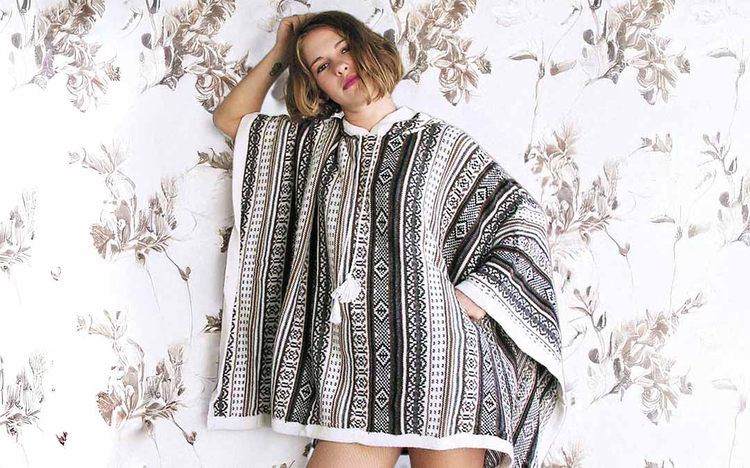 Outfit capodanno donna Poncho alpaca Mexico