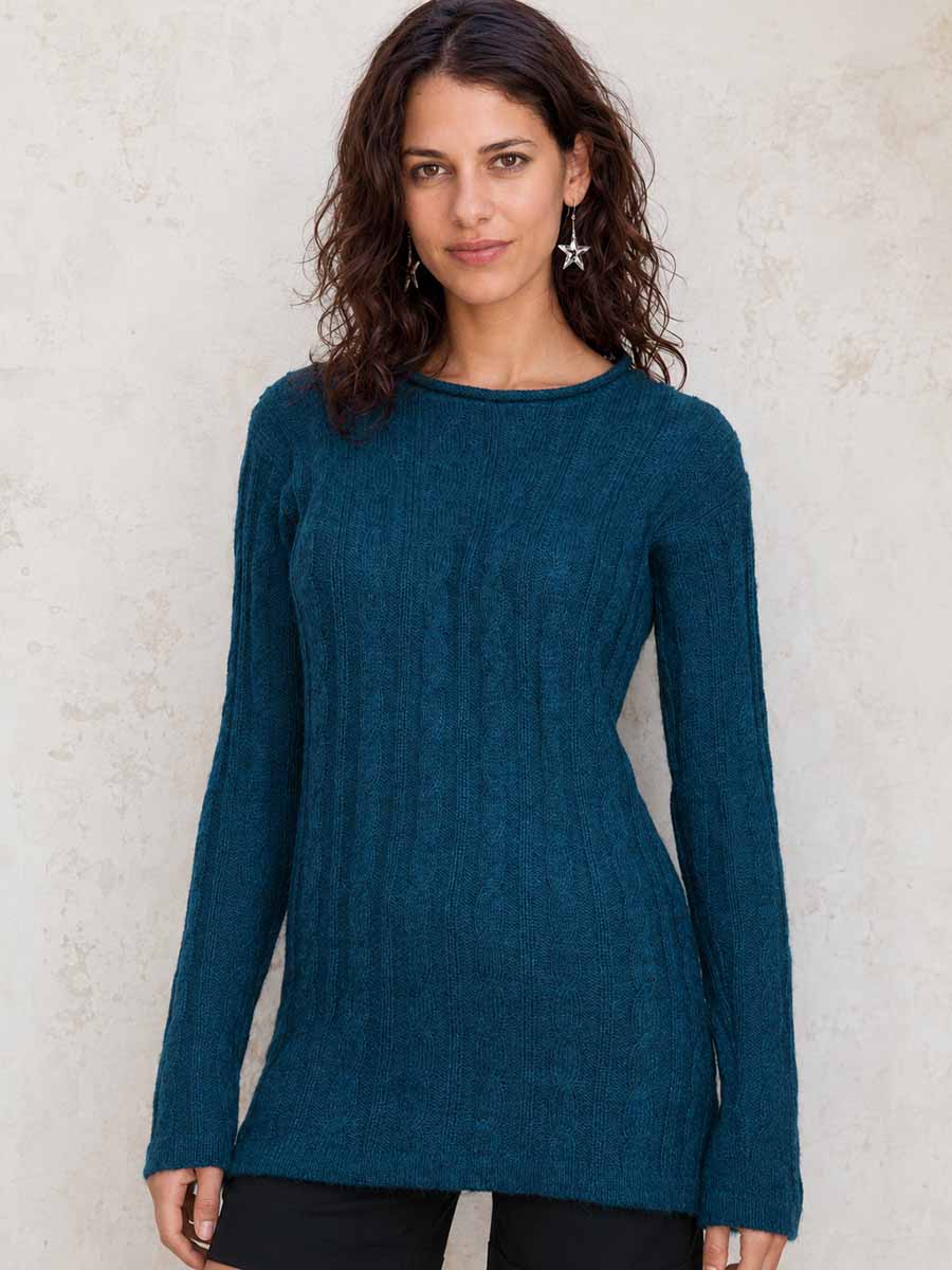 Maglione lungo donna Zora in alpaca Maglione lungo donna Zora in alpaca blu con lavorazione a trecce
