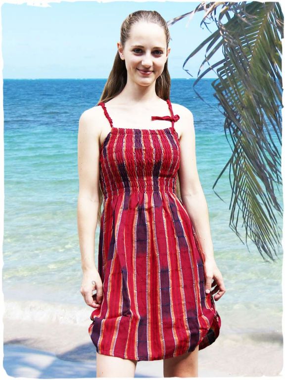 Vestito arricciato sales sul seno